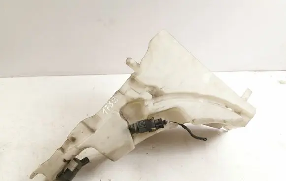 Jaguar XF Windshield washer fluid reservoir/tank 8X2317B613B AW9317B613B 8X2317B613A
