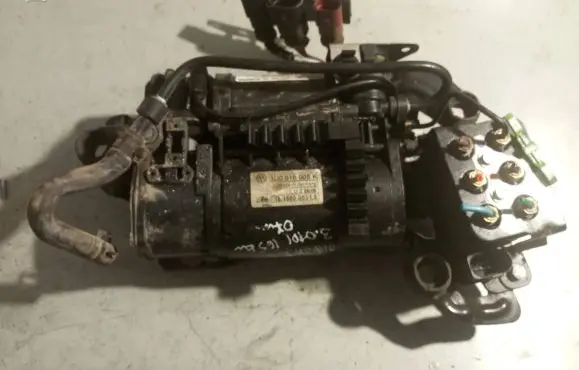 Volkswagen Phaeton Air suspension compressor/pump 3D0616005K 15150000313