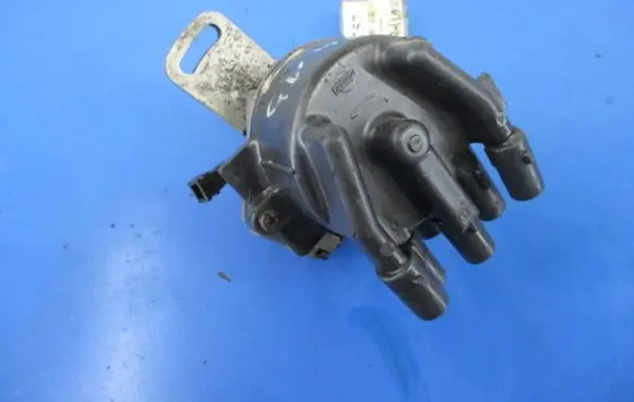 Nissan Prairie Spark distributor 22100-30R01