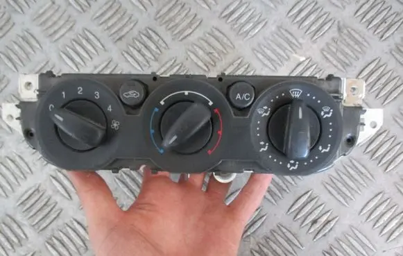 Ford Focus Interior fan control switch 7M5T19980AA