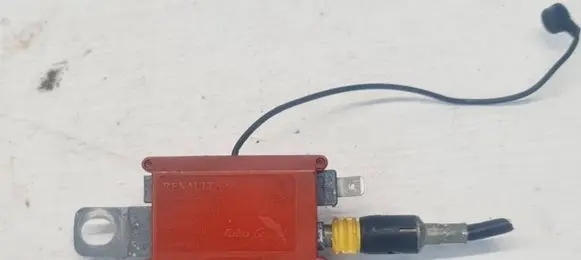Renault Espace - Grand espace IV Aerial antenna amplifier 8200061683 AAR34100