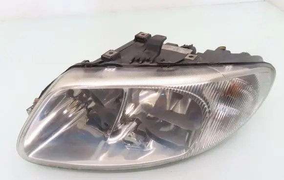 Chrysler Voyager Headlight/headlamp 04857703ABF