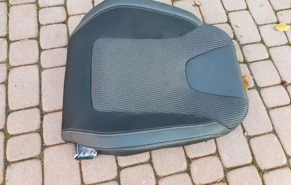 Rear seat