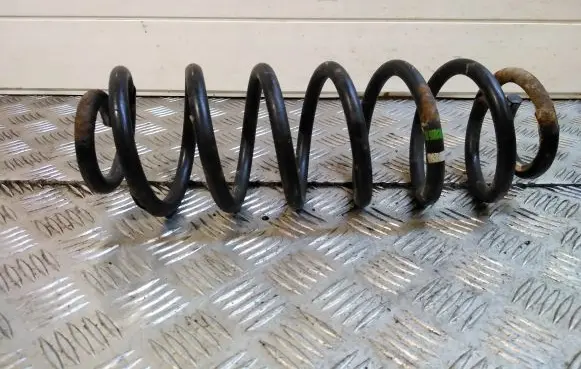 Volkswagen Touran I Rear coil spring