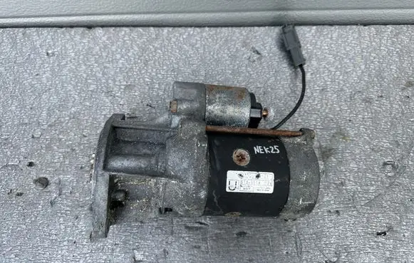 Nissan Patrol Y61 Starter motor 23300VC101