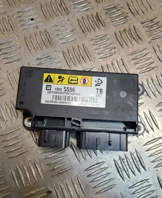 Opel Insignia A Airbag control unit/module 13505596 AS559670913320593