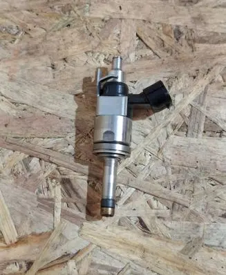 Ford Mustang VI Fuel injector JR3E9G929BB