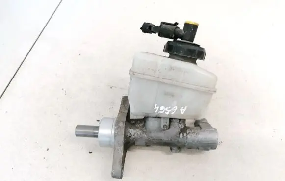 Dacia Sandero Master brake cylinder 03350890471 03350890461