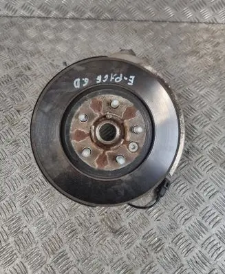 Rear wheel hub