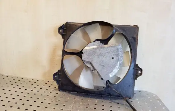 Toyota RAV 4 (XA20) Radiator cooling fan shroud
