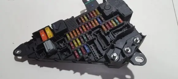 BMW 5 E60 E61 Fuse box set 518811062 9606588