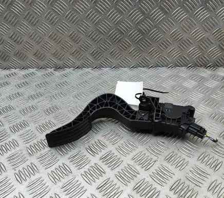Volvo XC40 Accelerator throttle pedal 32212365 8888768700