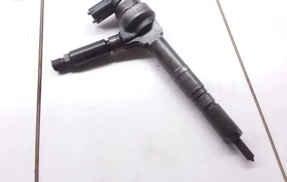 Opel Astra H Fuel injector 0445110175 8123