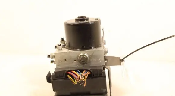 BMW 1 E81 E87 ABS Pump 6778163-01