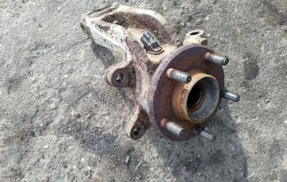 Ford Focus C-MAX Front wheel hub spindle knuckle