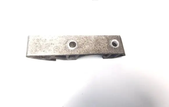 Audi Q7 4L Sway bar bush bracket, front 7L0411063B