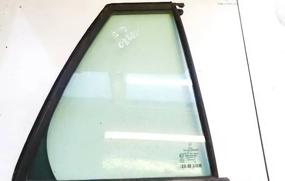 Rear vent window glass