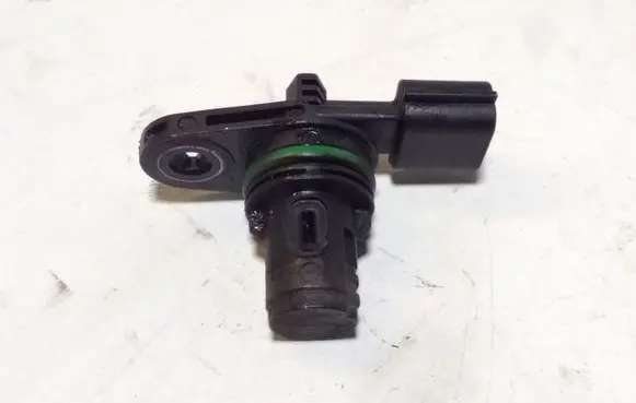 Nissan Qashqai+2 Camshaft position sensor
