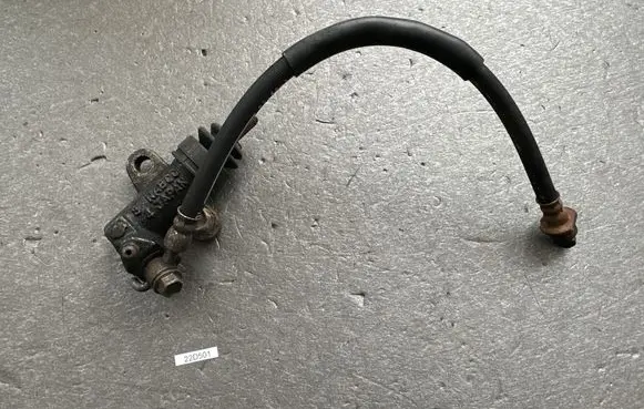 Nissan King Cab, Navara Clutch slave cylinder 3062048P61