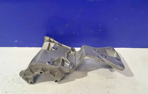 Volvo V60 Generator/alternator bracket 31316673