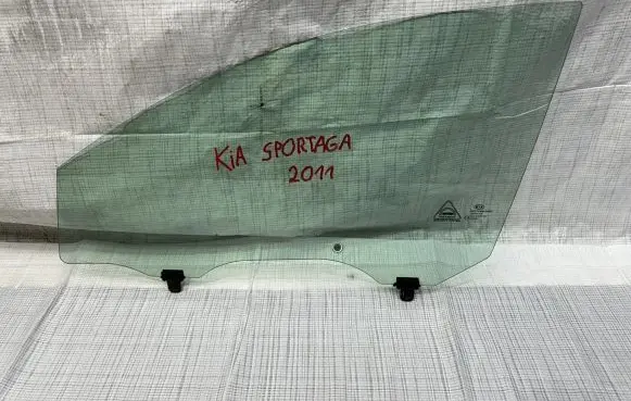 KIA Sportage Front door window glass four-door