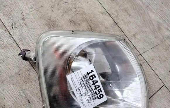 Volkswagen PASSAT B5 Front indicator light 