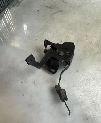 Honda Accord Engine bonnet/hood lock/latch loop/hook 5252