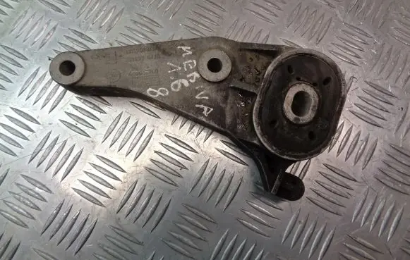 Opel Meriva A Gearbox mounting bracket 13117089