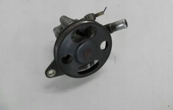 Mazda 323 F Power steering pump 