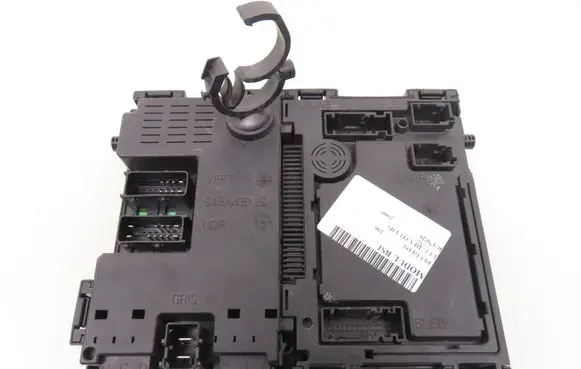 Peugeot 206 Central body control module 9626460880 S105872300G