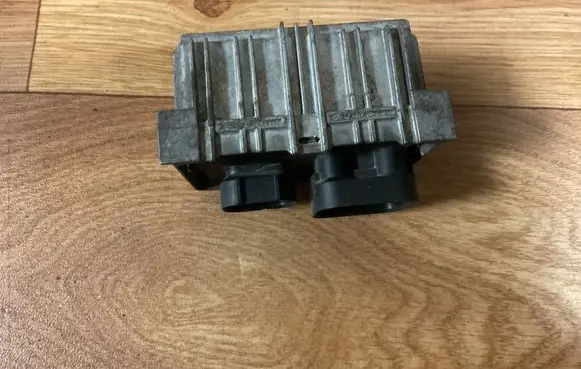 Opel Insignia A Glow plug pre-heat relay 55572812