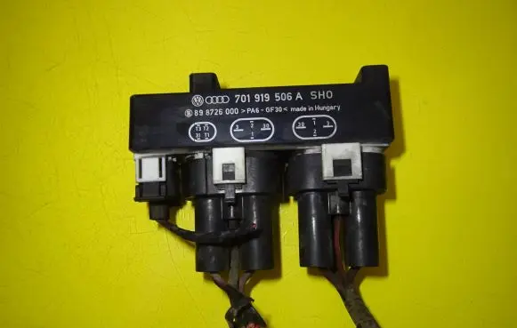 Volkswagen Sharan Coolant fan relay 701919506A