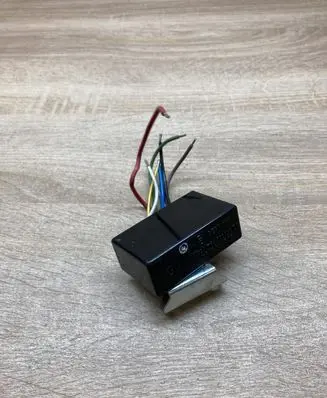 Mercedes-Benz 250 280 C CE W114 Window wiper relay 0335320005