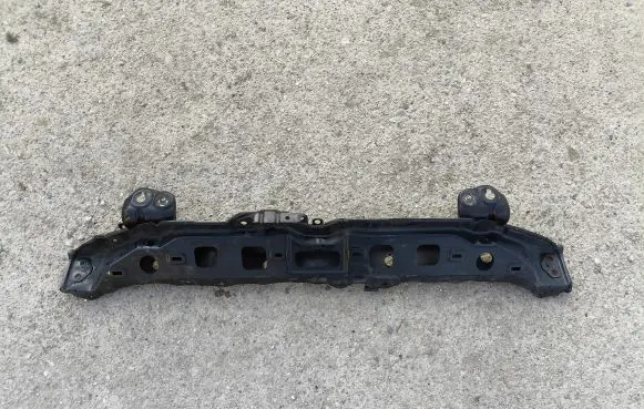 Toyota Yaris Top upper radiator support slam panel