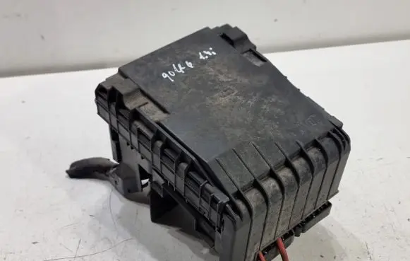 Volkswagen Golf VI Fuse box set