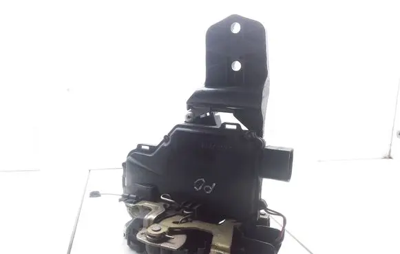 Volkswagen New Beetle Front door lock 3B0837868