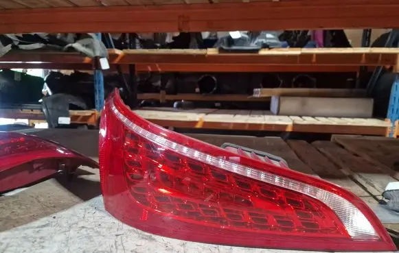 Rear/tail lights