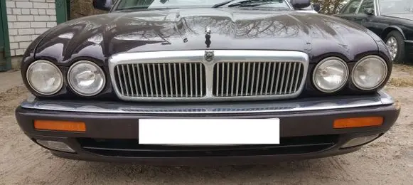 Under headlight/headlamp trim