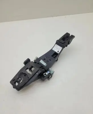 Rear door exterior handle/bracket