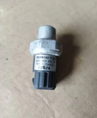 Audi A6 S6 C5 4B Air conditioning (A/C) pressure sensor 8D0959482B TDP302QADG2