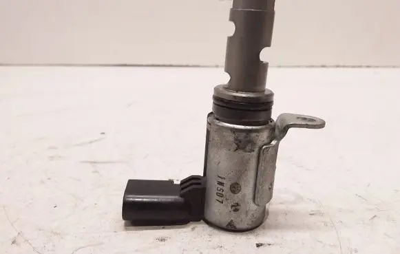 Volkswagen PASSAT B7 Camshaft vanos timing valve 03C906455A
