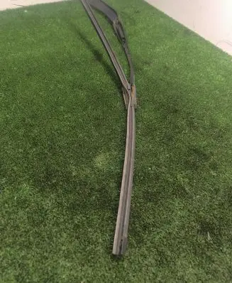 BMW 3 E90 E91 Front wiper blade arm 7253386