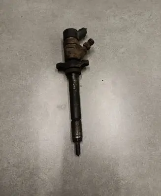 Fuel injector