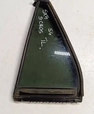 Suzuki SX4 S-Cross Rear vent window glass 8467561M00S4 8467561M00