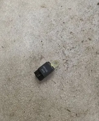 Mitsubishi Pajero Other relay E8T101 2605