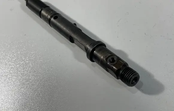 Audi A6 S6 C5 4B Fuel injector 059130201A 0432133825