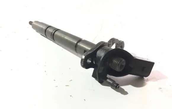 Audi A8 S8 D3 4E Fuel injector A2H68IF