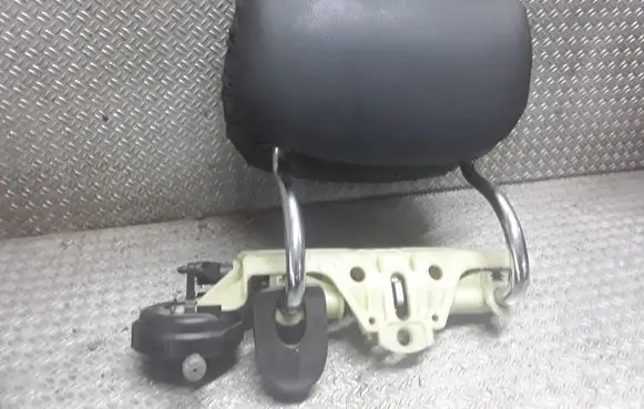 Mercedes-Benz S W220 Rear seat headrest 400294B