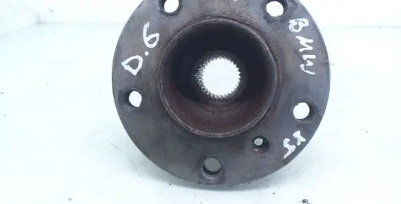 BMW X5 E53 Rear wheel hub