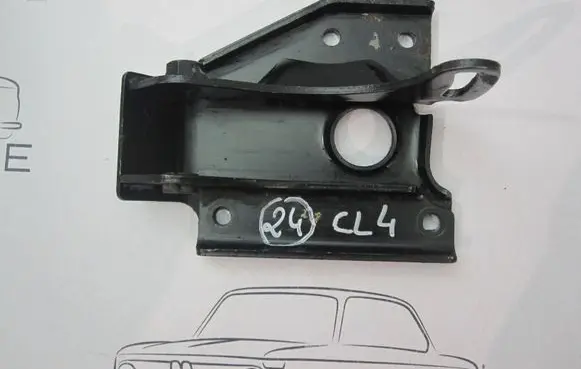 Engine mounting bracket